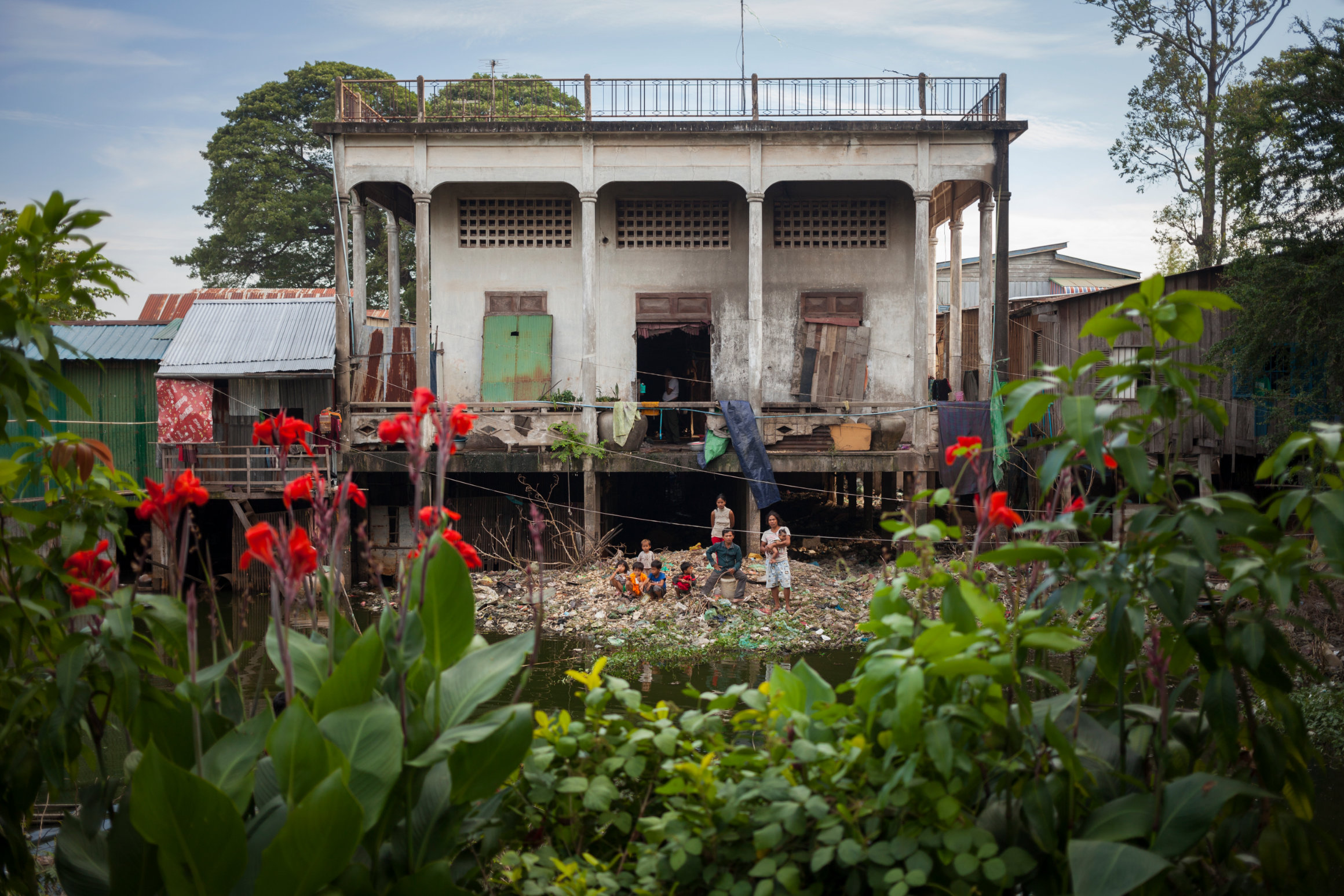 People living in a Phnom Penh slum, Cambodia